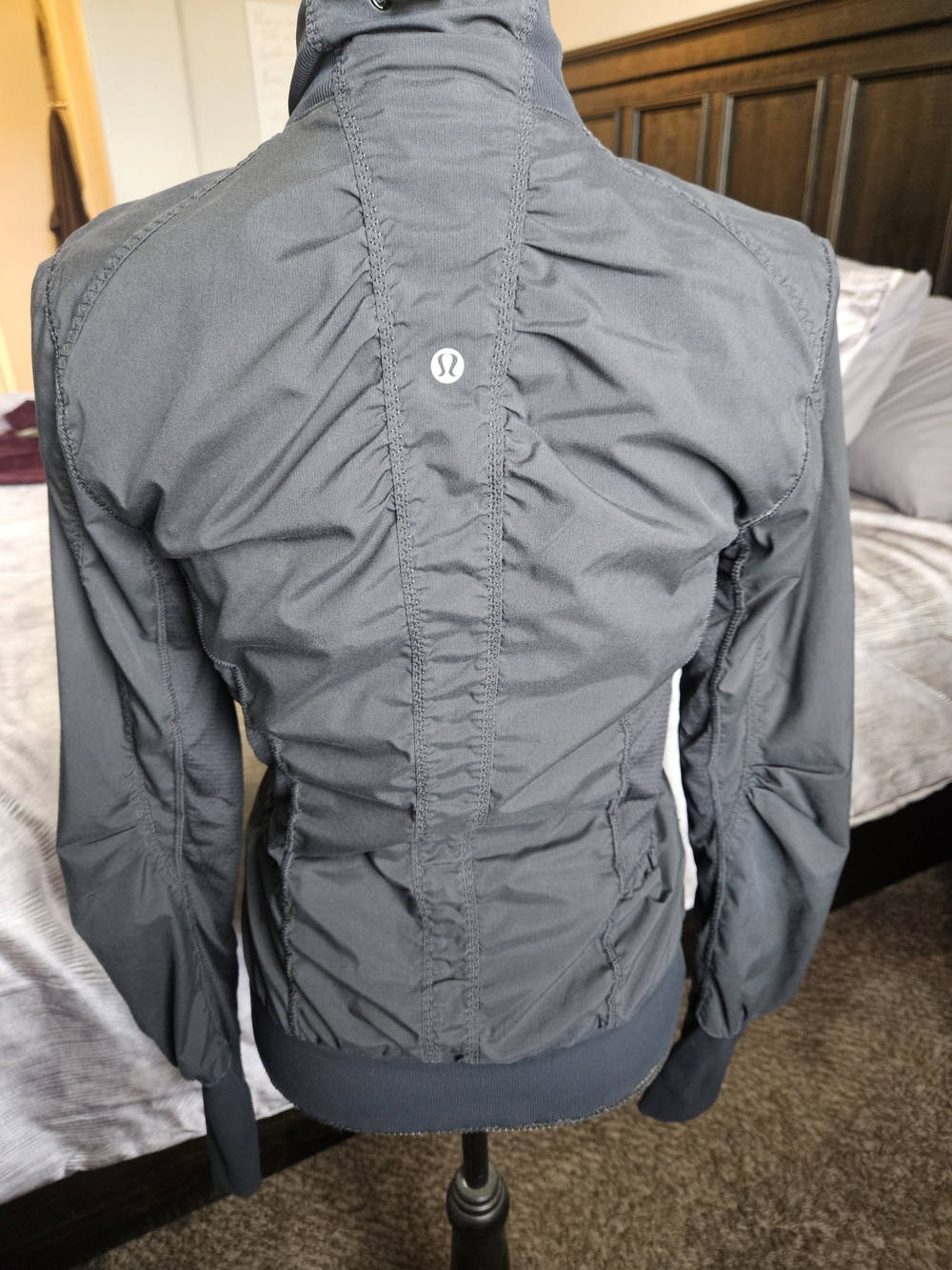 Lulumon Ruffled Zip Front Jacket - Picture 4 of 8